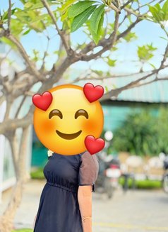 Divya - escort in Chennai Photo 2 of 4