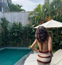 Divya - puta in Gurgaon