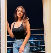 Divya - puta in Hyderabad Photo 1 of 1