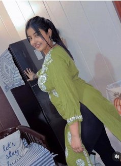 Divya - puta in Indore Photo 1 of 2