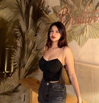 Divya - puta in Kochi Photo 1 of 1