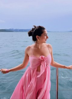 Divya - escort in Mauritius Photo 1 of 3