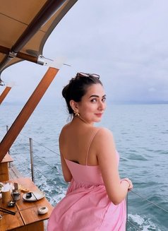 Divya - escort in Mauritius Photo 2 of 3