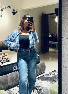 Divya - escort in Mumbai Photo 2 of 3