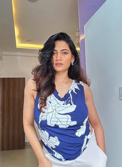 Divya - escort in New Delhi Photo 2 of 5