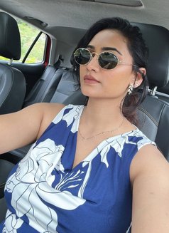 Divya - escort in New Delhi Photo 3 of 5