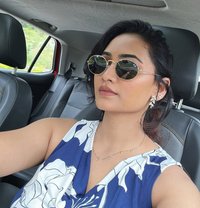 Divya - escort in New Delhi