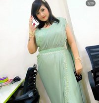 Divya - escort in New Delhi