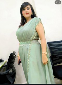 Divya - escort in New Delhi Photo 4 of 6