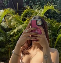 Divya - escort in New Delhi