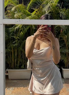 Divya - escort in New Delhi Photo 2 of 3