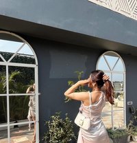 Divya - escort in New Delhi