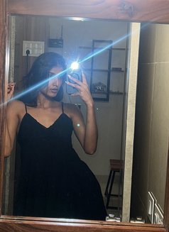 Divya - escort in Kuala Lumpur Photo 1 of 2