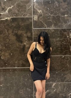 Divya - escort in Noida Photo 1 of 4