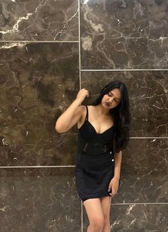 Divya - escort in Noida Photo 2 of 4