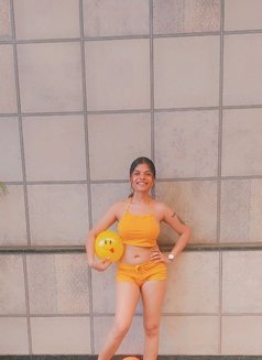 Divya - escort in Singapore Photo 1 of 6