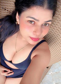 Divya - escort in Singapore Photo 3 of 6