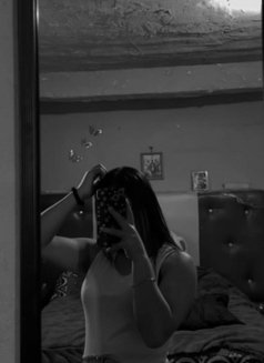 Divya - escort in Surat Photo 2 of 3