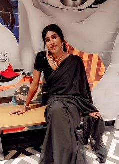 Divya - Transsexual escort in Hyderabad Photo 3 of 6