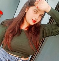 Divya Live Cam/ independent meet - puta in Chennai