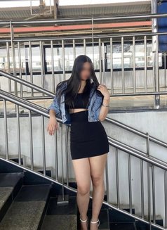 Divya Malhotra - escort in Noida Photo 2 of 5