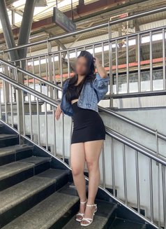 Divya Malhotra - escort in Noida Photo 4 of 5