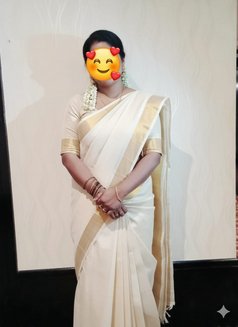 Divya Malu - puta in Dubai Photo 6 of 7