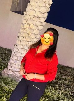 Divya Malu - puta in Dubai Photo 4 of 7