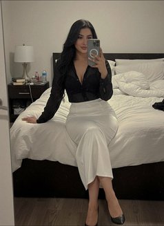 Divya T, Come Babe, Let Me Gi - escort in Bangalore Photo 3 of 3