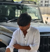 Divyang - Intérprete masculino de adultos in Ahmedabad