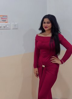 Divyani - puta in New Delhi Photo 1 of 2