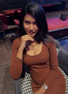 Divyanshi Best Incall Outcall Service, E - escort in Bangalore Photo 2 of 5