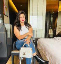 Divyanshi Best Incall Outcall Service, E - escort in Chandigarh