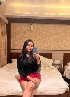 Divyanshi Best Incall Outcall Service, E - escort in Faridabad Photo 5 of 9