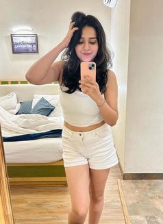 Divyanshi Best Incall Outcall Service, E - escort in Guwahati Photo 3 of 5