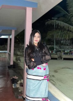 Divyanshi Best Incall Outcall Service, E - escort in Kochi Photo 2 of 5