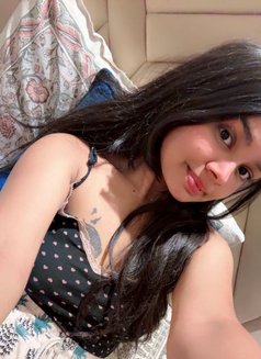 Divyanshi Best Incall Outcall Service - escort in Noida Photo 1 of 5
