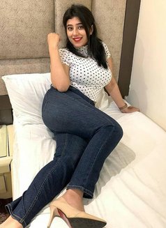 Divyanshi Best Incall Outcall Service - escort in Noida Photo 4 of 5