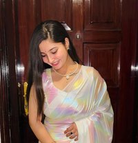 Divyanshi - puta in Pune