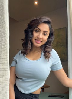 Aditi - escort in Pune Photo 1 of 4