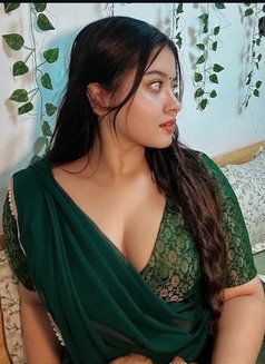 Divyanshi Jain - escort in Kolkata Photo 1 of 3