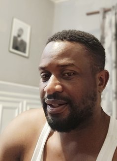 Dixonaruj - Male escort in Dar es Salaam Photo 3 of 11