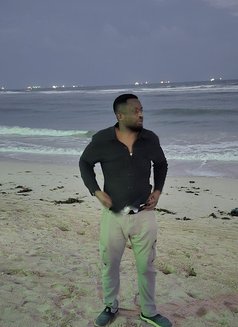 Dixonaruj - Male escort in Dar es Salaam Photo 7 of 11
