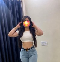 Diya - Im 19, Virgin Girl & Independent - puta in New Delhi Photo 2 of 7