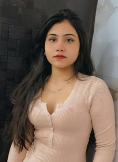 Diya - College Girl Independent Escort - puta in New Delhi Photo 2 of 9