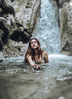 Diya - escort in Dubai Photo 8 of 13