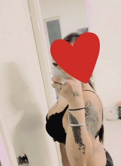 Diya - escort in Gurgaon Photo 1 of 8