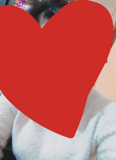 Diya - escort in Gurgaon Photo 4 of 8