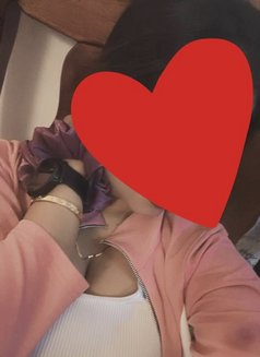 Diya - escort in Gurgaon Photo 6 of 8