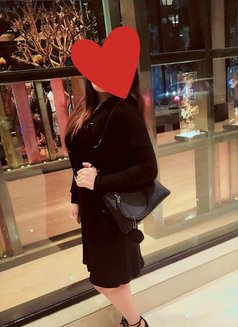 Arohi Independent ggn - puta in Gurgaon Photo 2 of 5